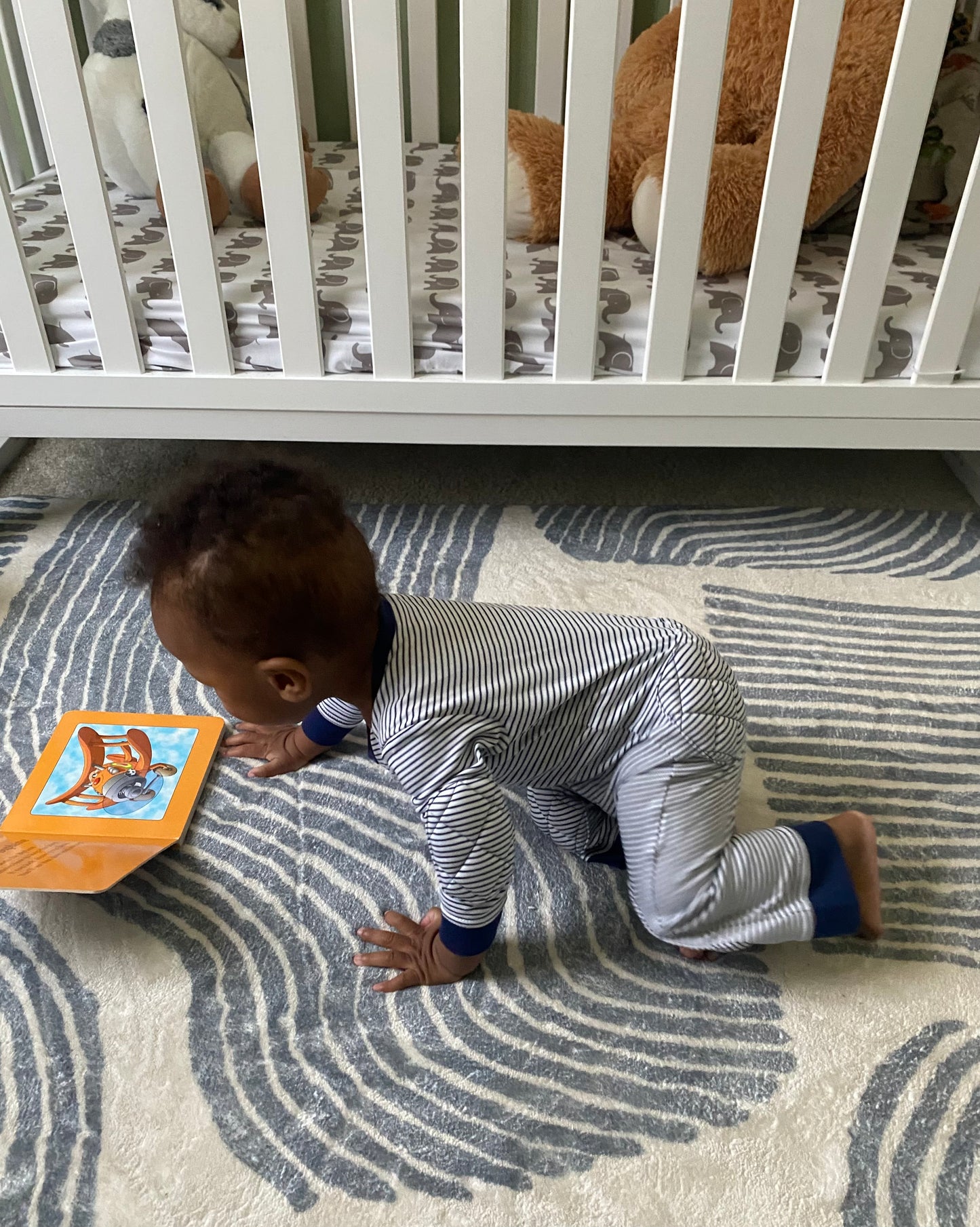 ComfyCrawlers Padded Onesie – Striped Navy Blue